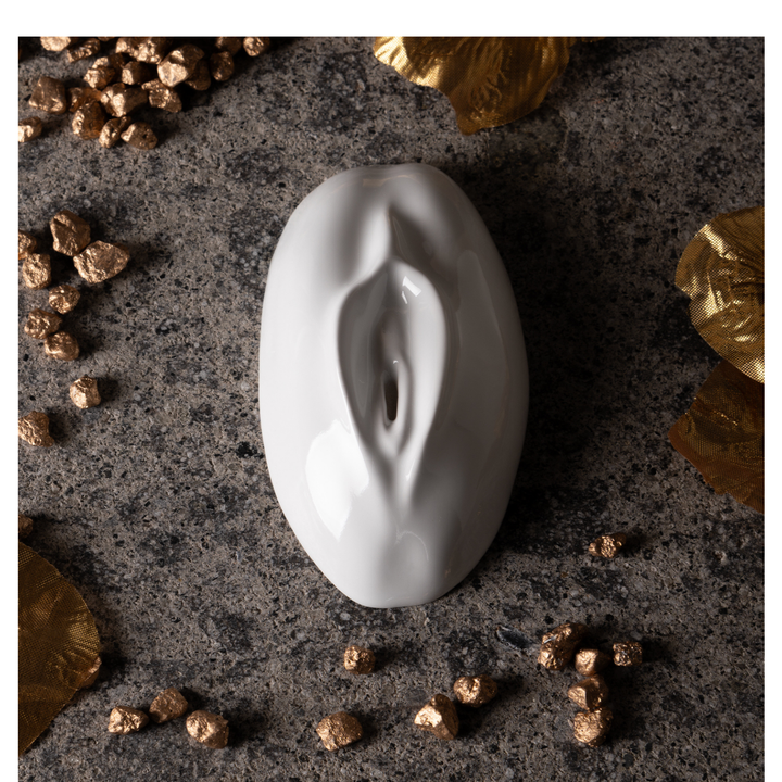 LEI - SOPRAMMOBILE IN CERAMICA