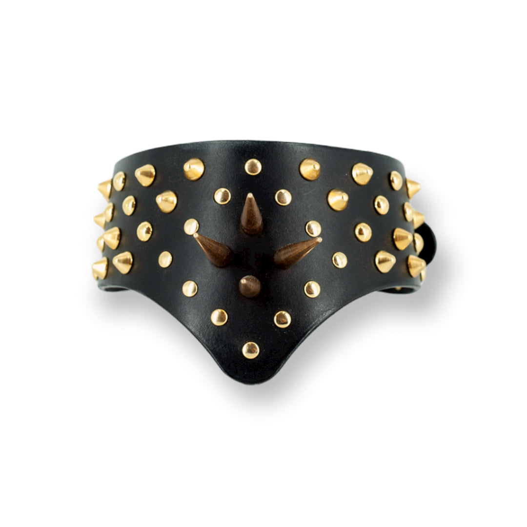 0770 - V COLLAR WITH STUDS