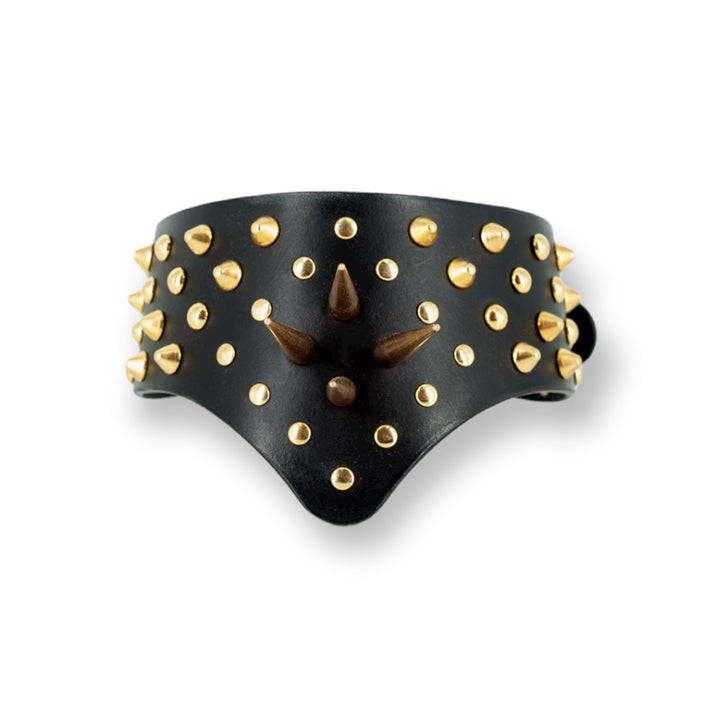0770 - V COLLAR WITH STUDS